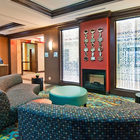 Holiday Inn Express & Suites San Antonio Frost Bank Center By Ihg Bagian luar foto