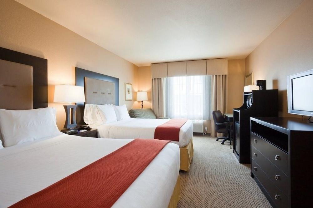 Holiday Inn Express & Suites San Antonio Frost Bank Center By Ihg Bagian luar foto