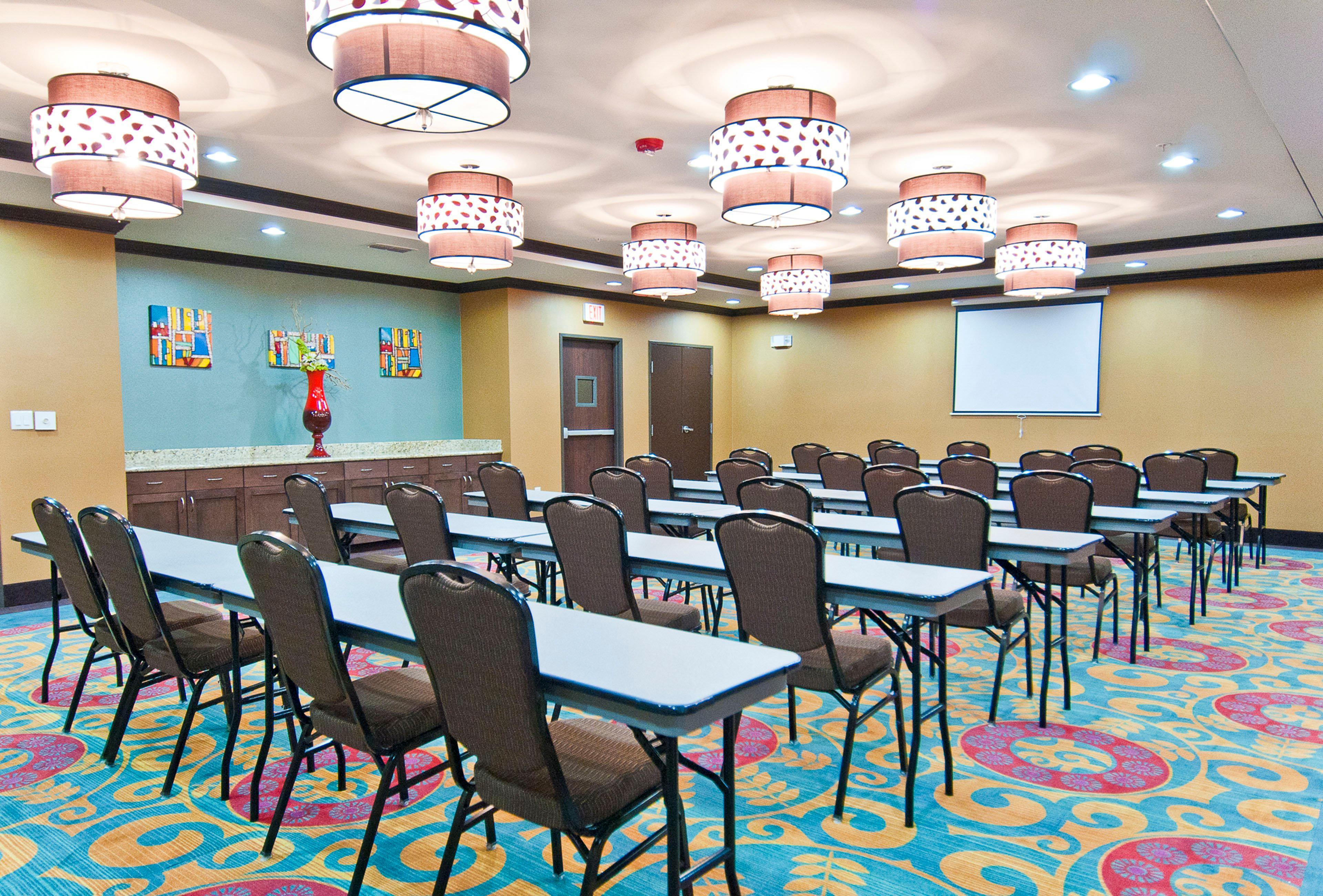 Holiday Inn Express & Suites San Antonio Frost Bank Center By Ihg Bagian luar foto