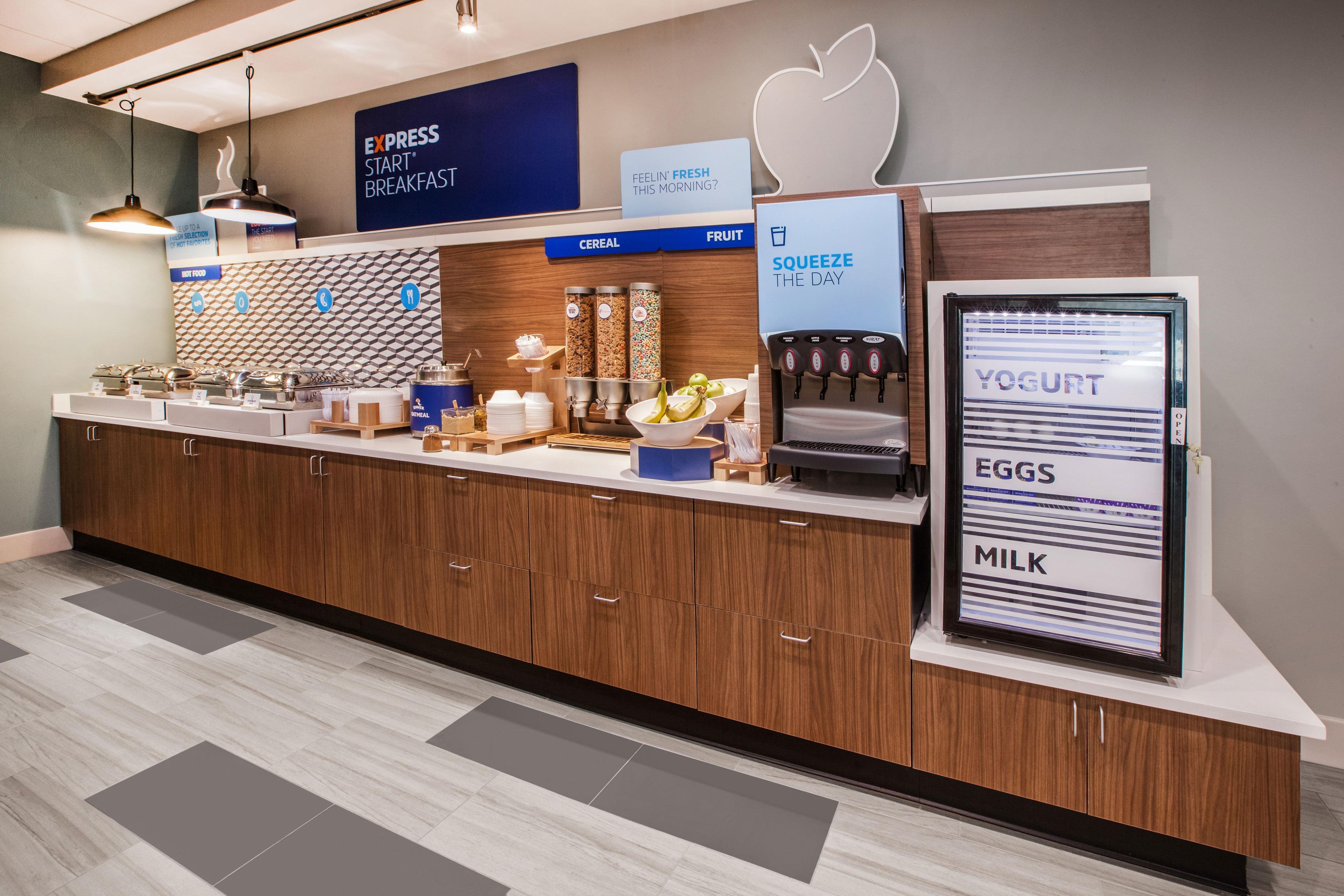 Holiday Inn Express & Suites San Antonio Frost Bank Center By Ihg Bagian luar foto