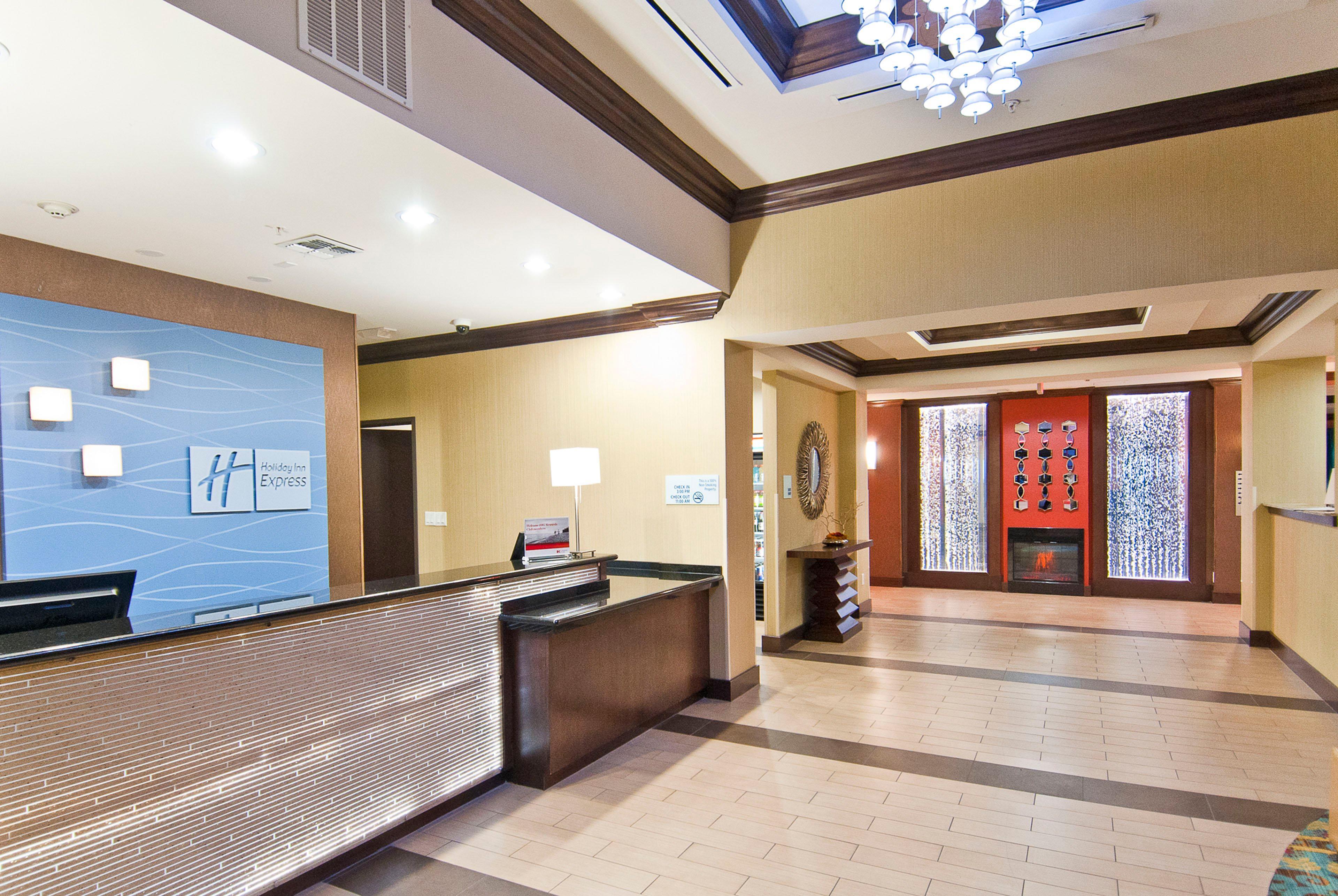 Holiday Inn Express & Suites San Antonio Frost Bank Center By Ihg Bagian luar foto