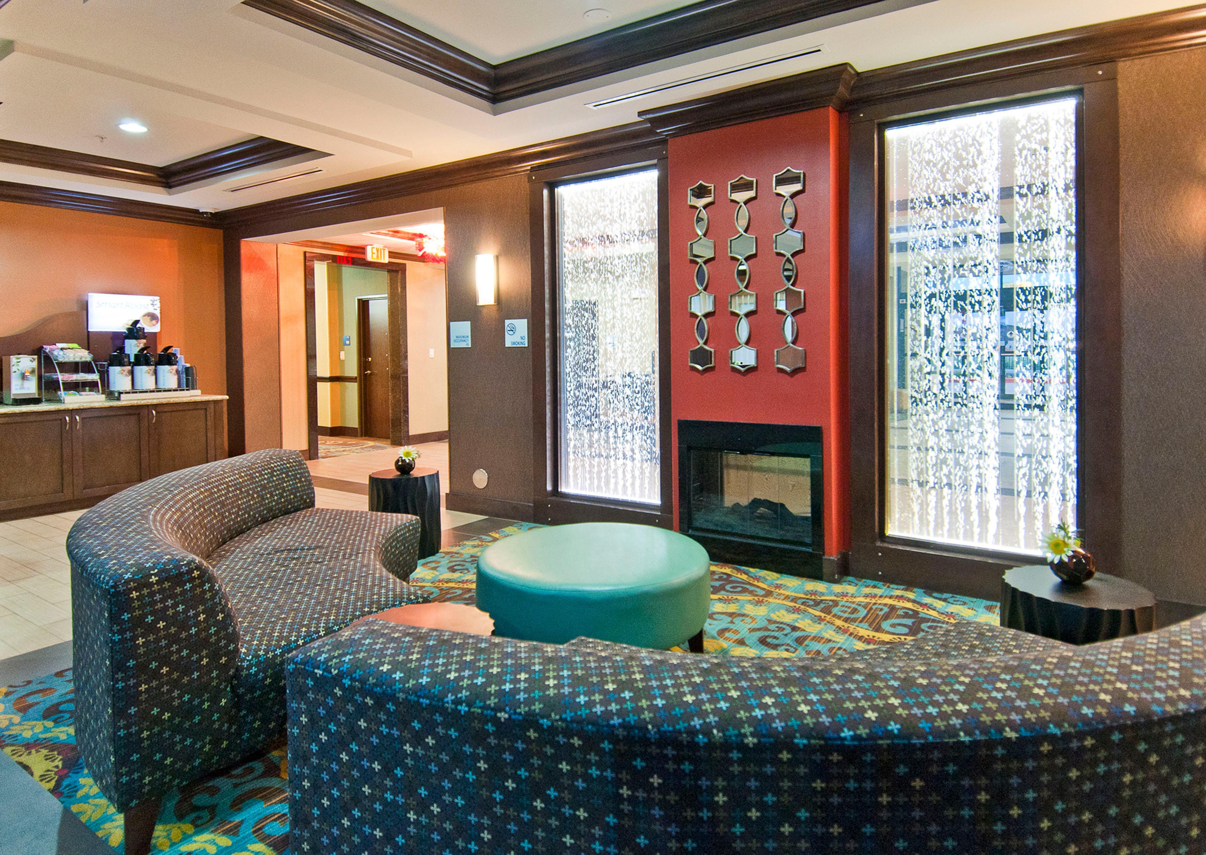 Holiday Inn Express & Suites San Antonio Frost Bank Center By Ihg Bagian luar foto