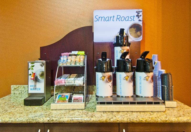 Holiday Inn Express & Suites San Antonio Frost Bank Center By Ihg Bagian luar foto